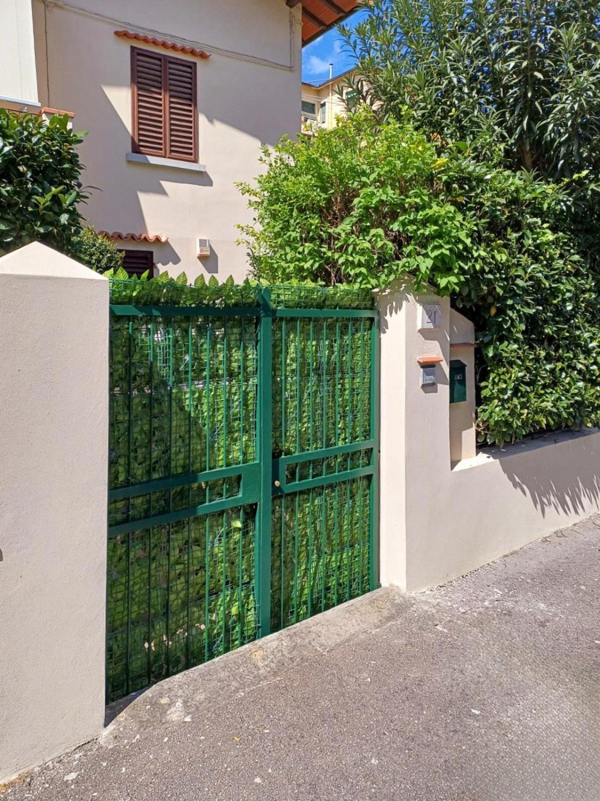 Comodo Appartamento Con 2 Giardini E Vasca Idromassaggio Florence