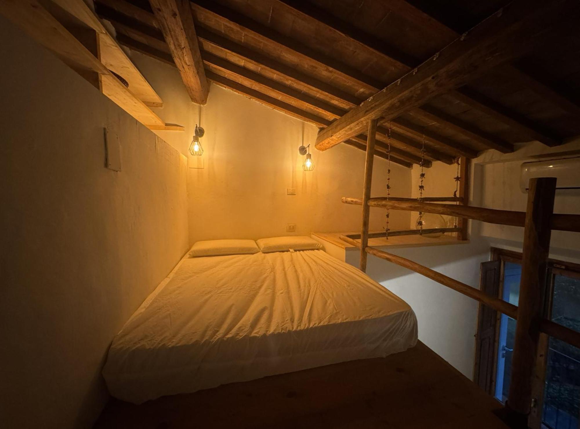Rustico Monolocale Soppalcato A Appartamento Firenze