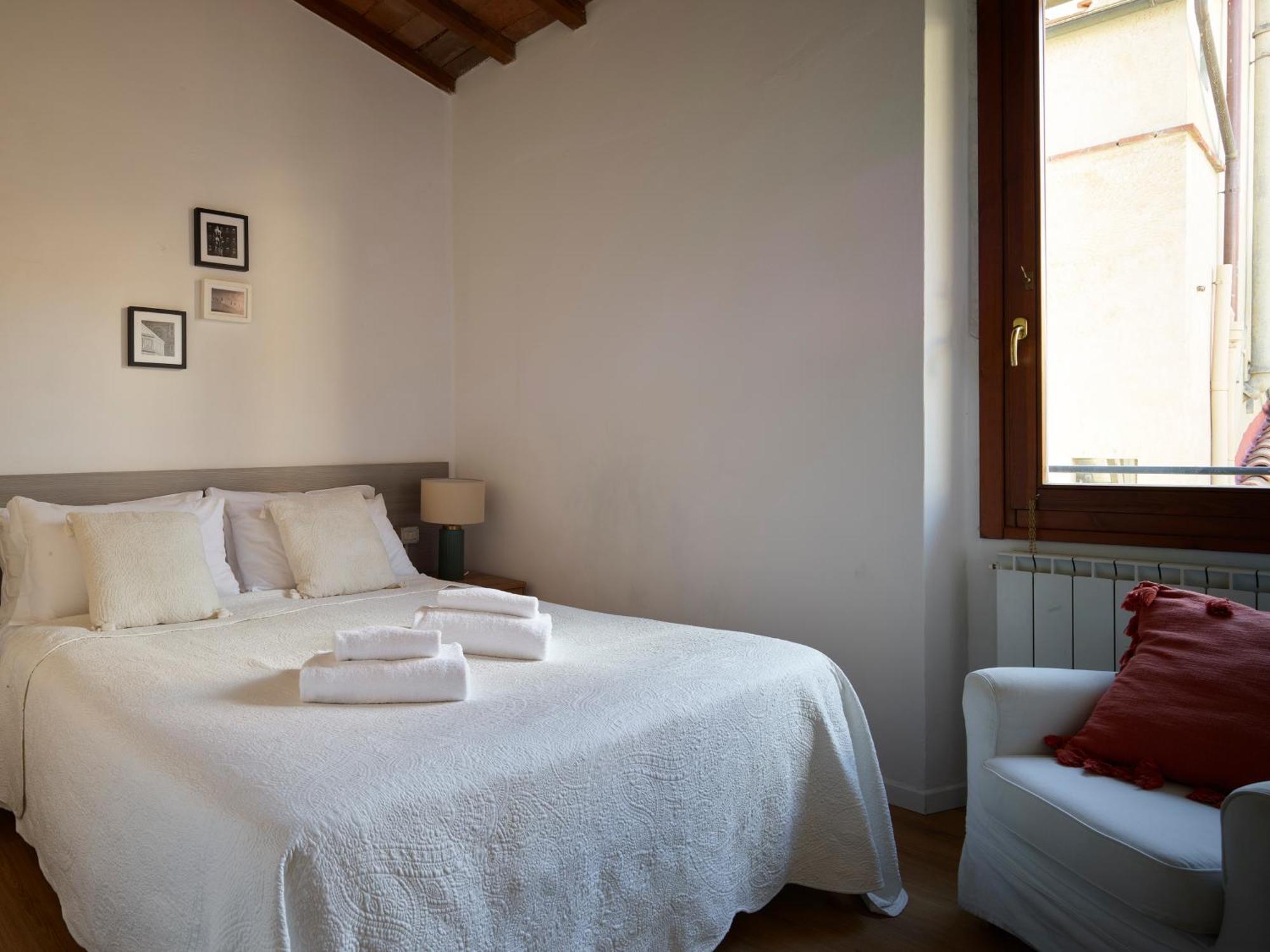 Apartment On The Duomo - Super Chic Florence