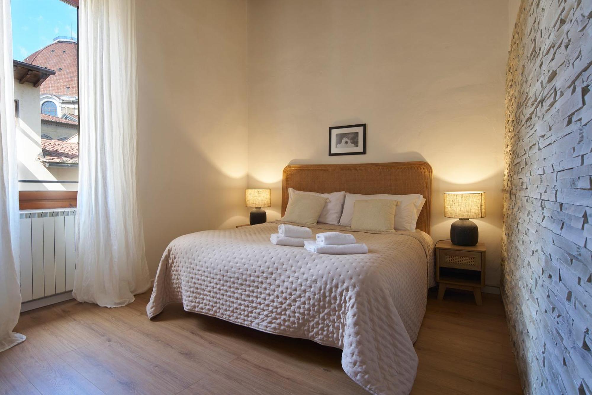 Apartment On The Duomo - Super Chic Florence
