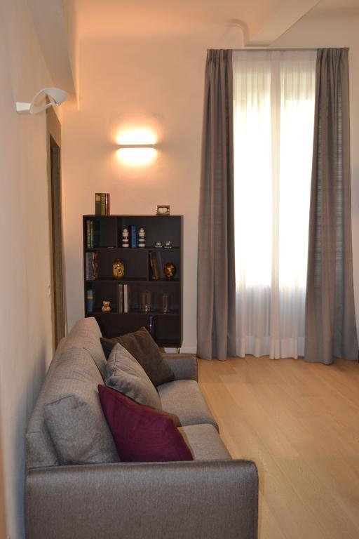 Opera 19 Luxury Apartment *