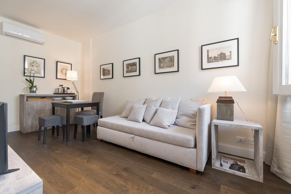 Novella Goldoni Suite-by Concierge Apartment *