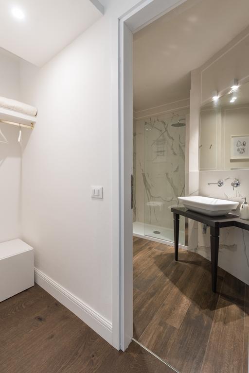 Novella Goldoni Suite-by Concierge Apartment Florence