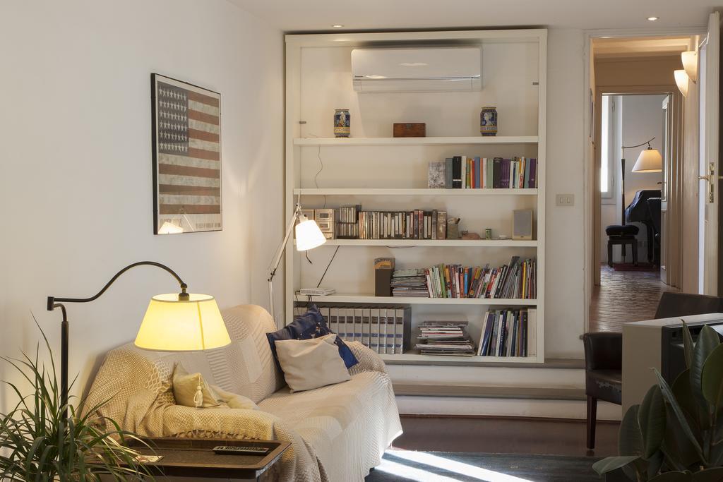 Grand Piano Apartment *