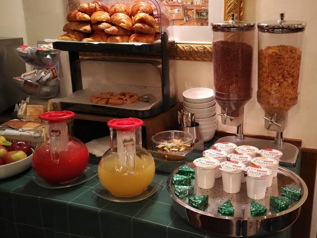 Santa Croce Hotel