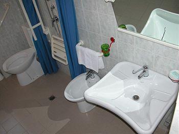 Cinzia Hotel *