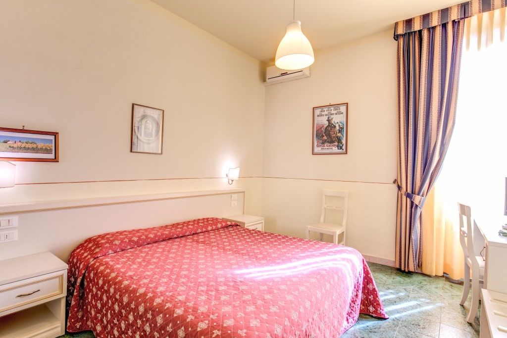 Marine Hotel