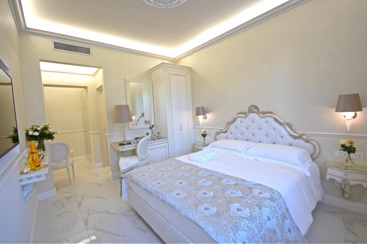 The Moon Boutique & Firenze