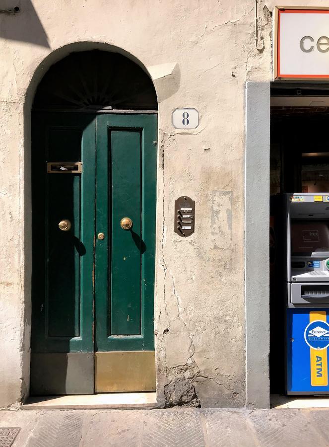 Pietrapiana Flat & Local Market *