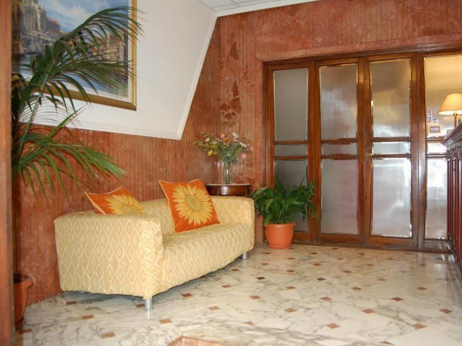 Hotel Astor