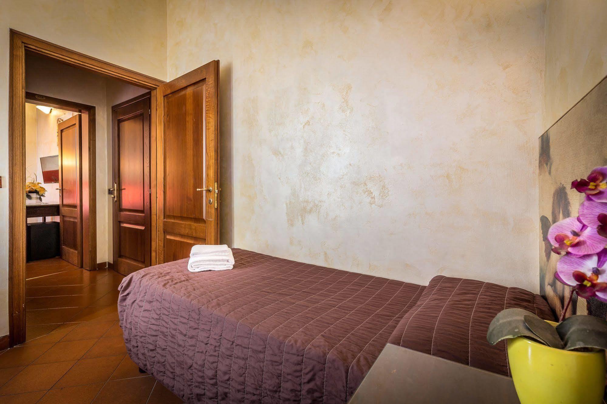 Delle Tele Hotel 3*