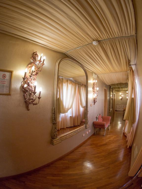 Aurora Hotel 3*