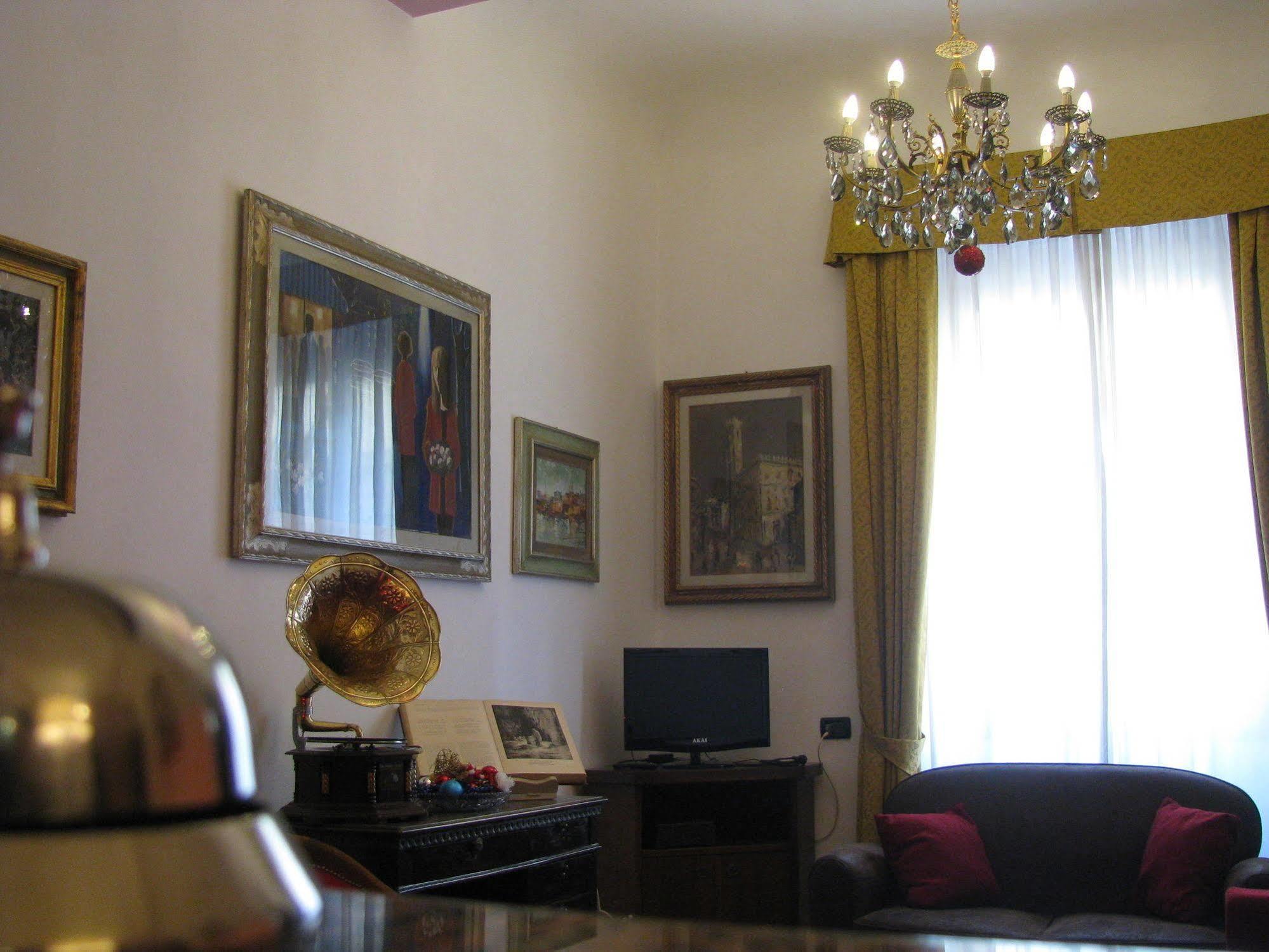 Hotel Enza 2*