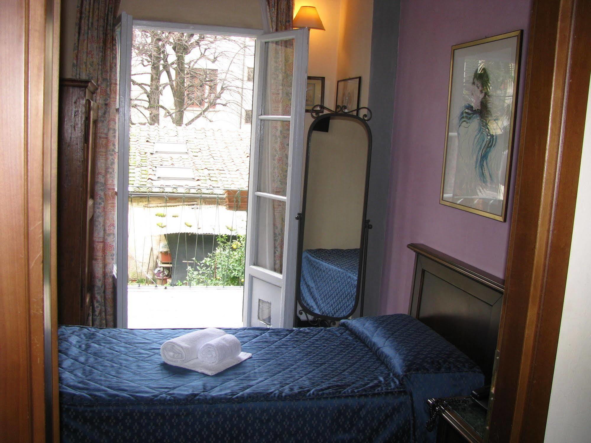 Hotel Enza 2*