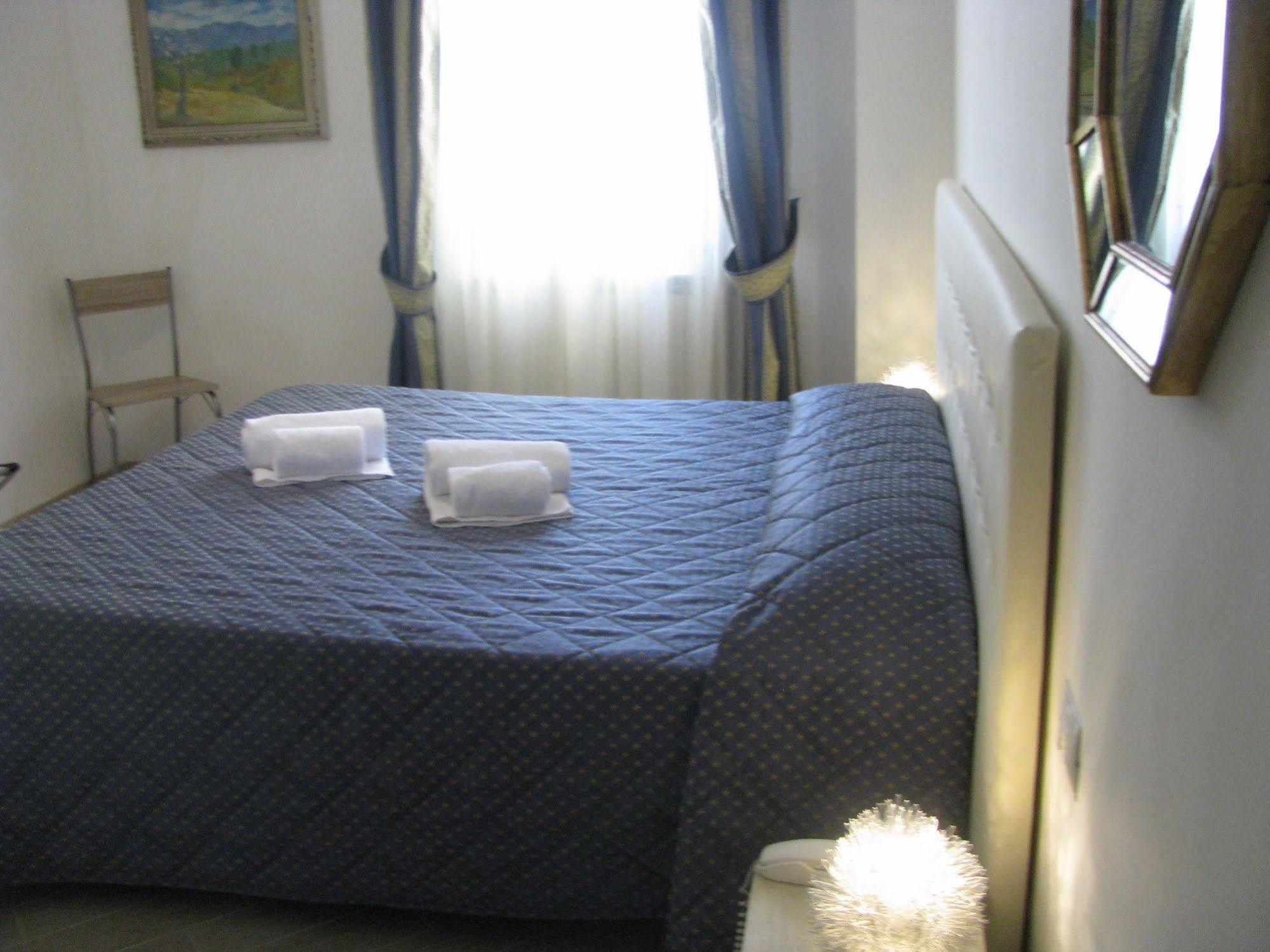 Hotel Enza 2*