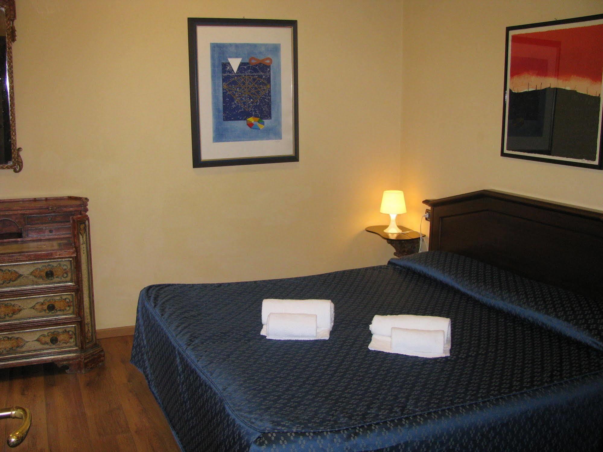 Hotel Enza 2*