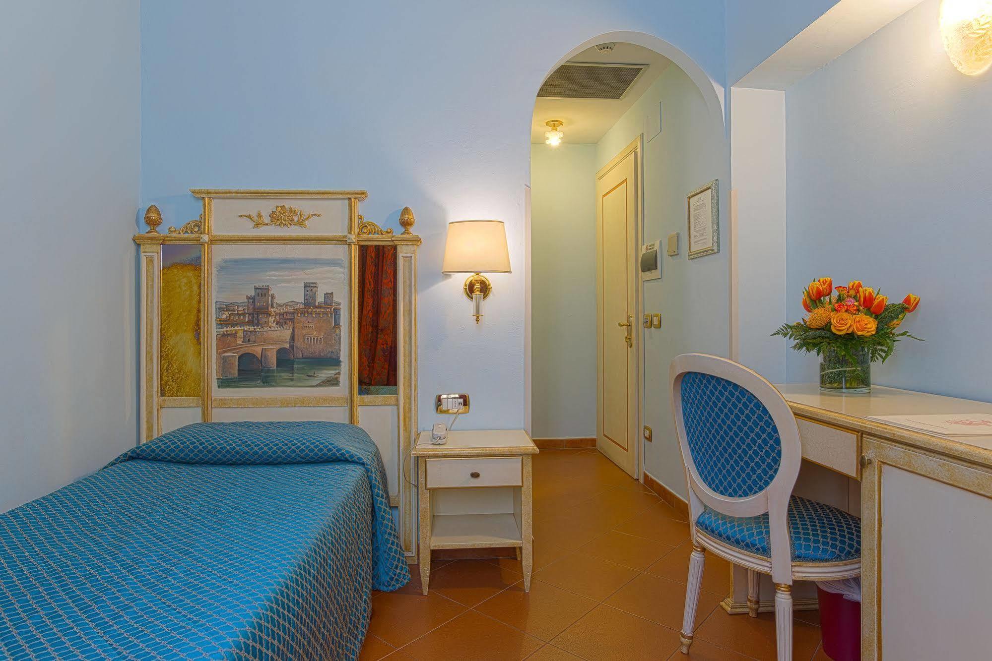 Donatello Hotel 3*