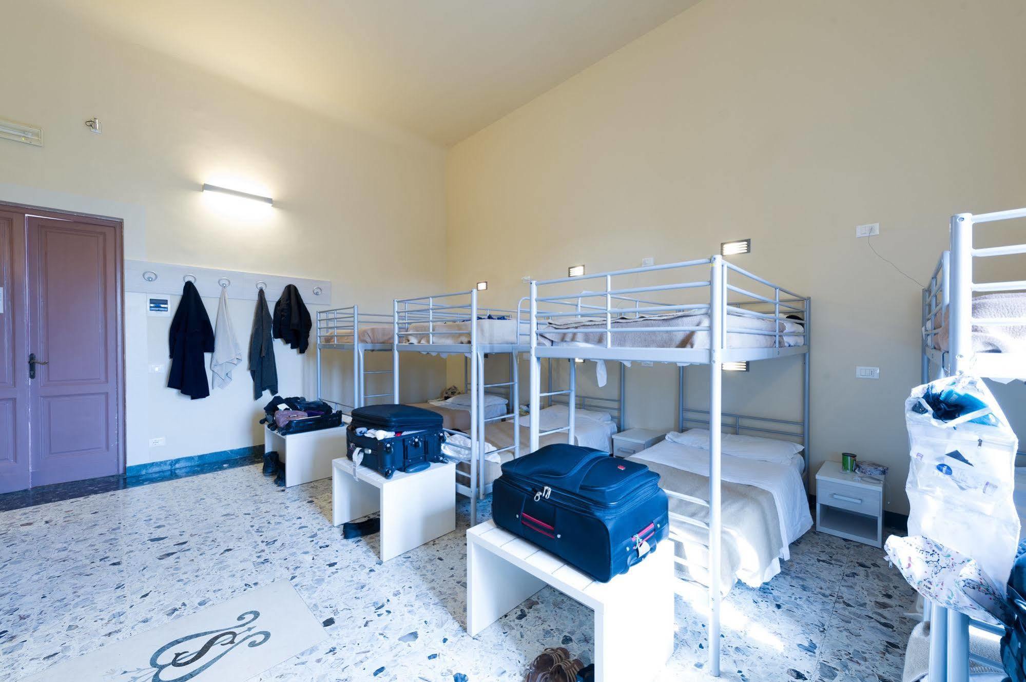7 Santi Hostel Florence