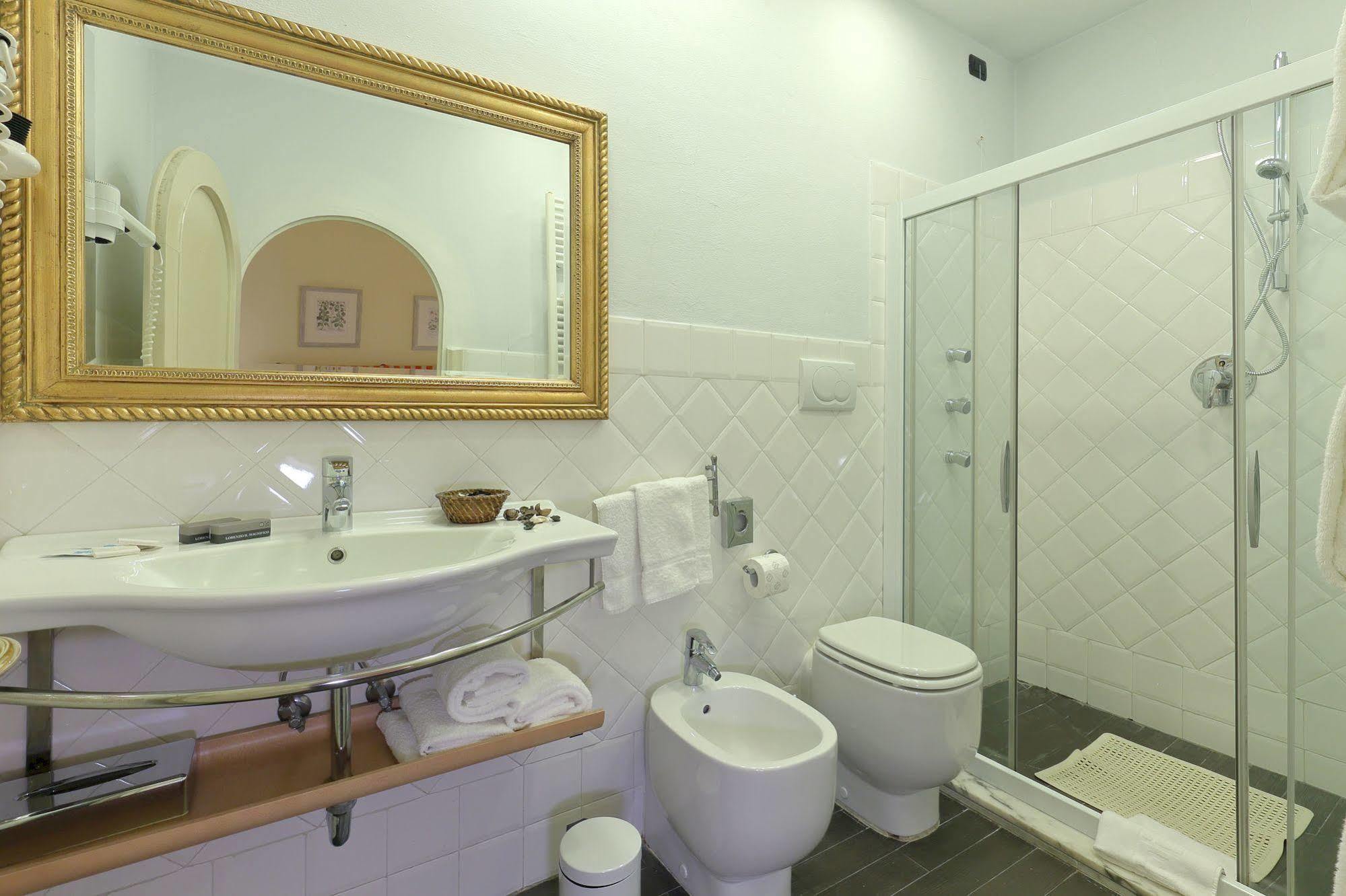 Relais Lavagnini 2*