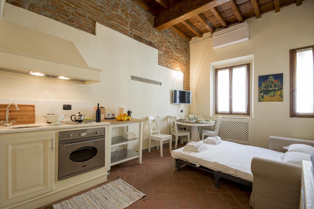 Ognissanti Apartment *