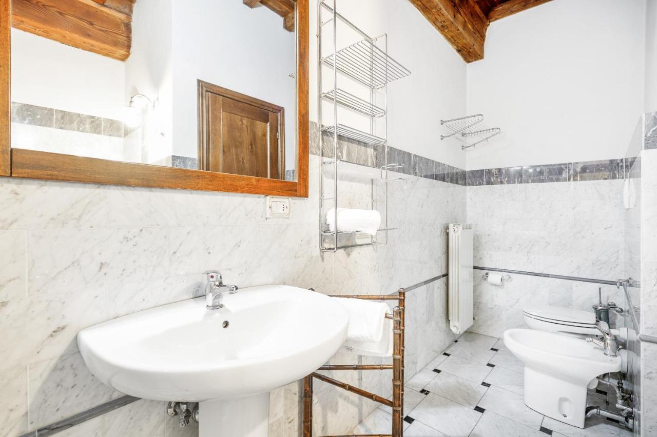 San Lorenzo Wooden Loft Apartment Florence