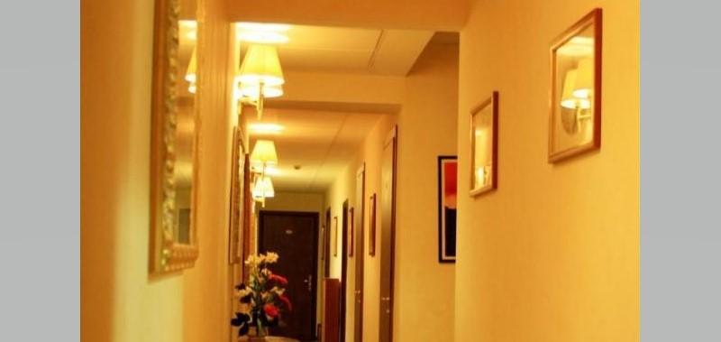 Hotel Enza 2*