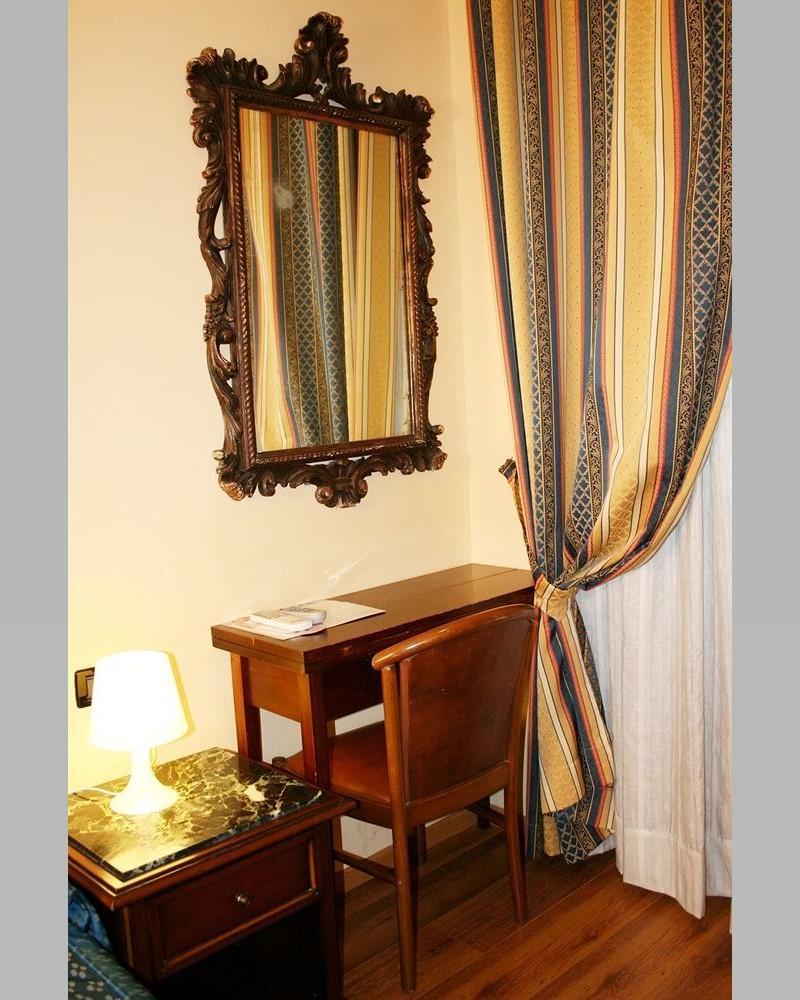 Hotel Enza