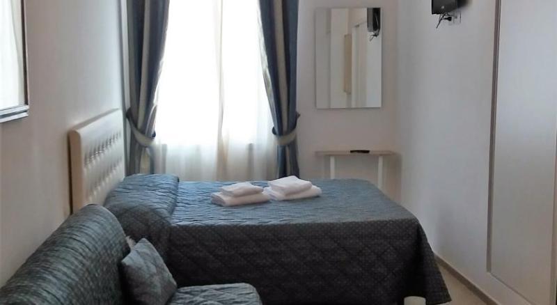 Enza Hotel 2*