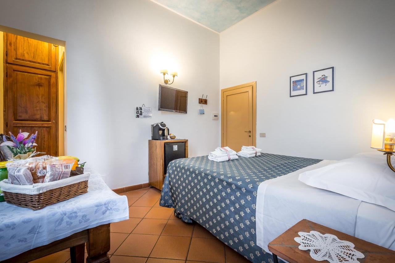 Bed & Breakfast Dimora Altea 3*