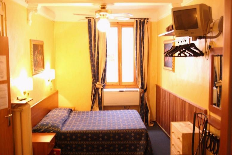 Hotel Santa Croce 2*