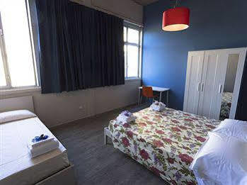 Wow Hostel *