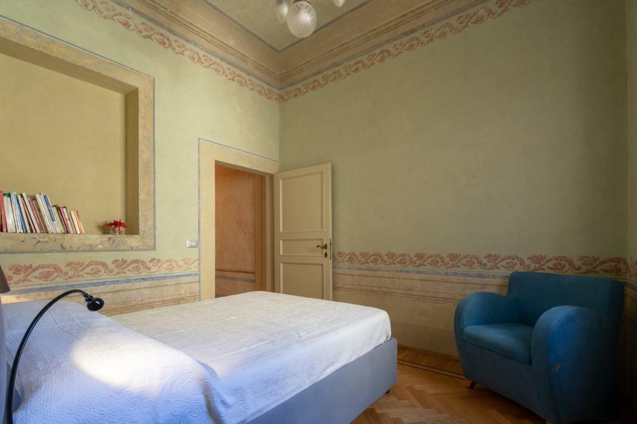 Romantic Laura Apartment Florence