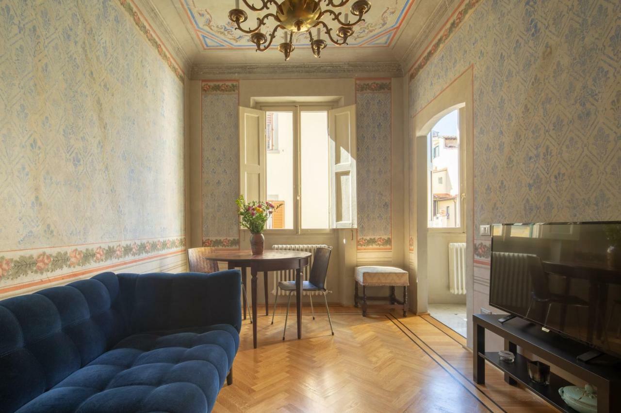 Apartment Romantic Laura Florence