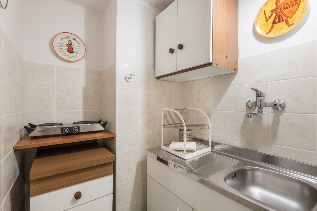 Le Grazie In Superb Location Apartment *