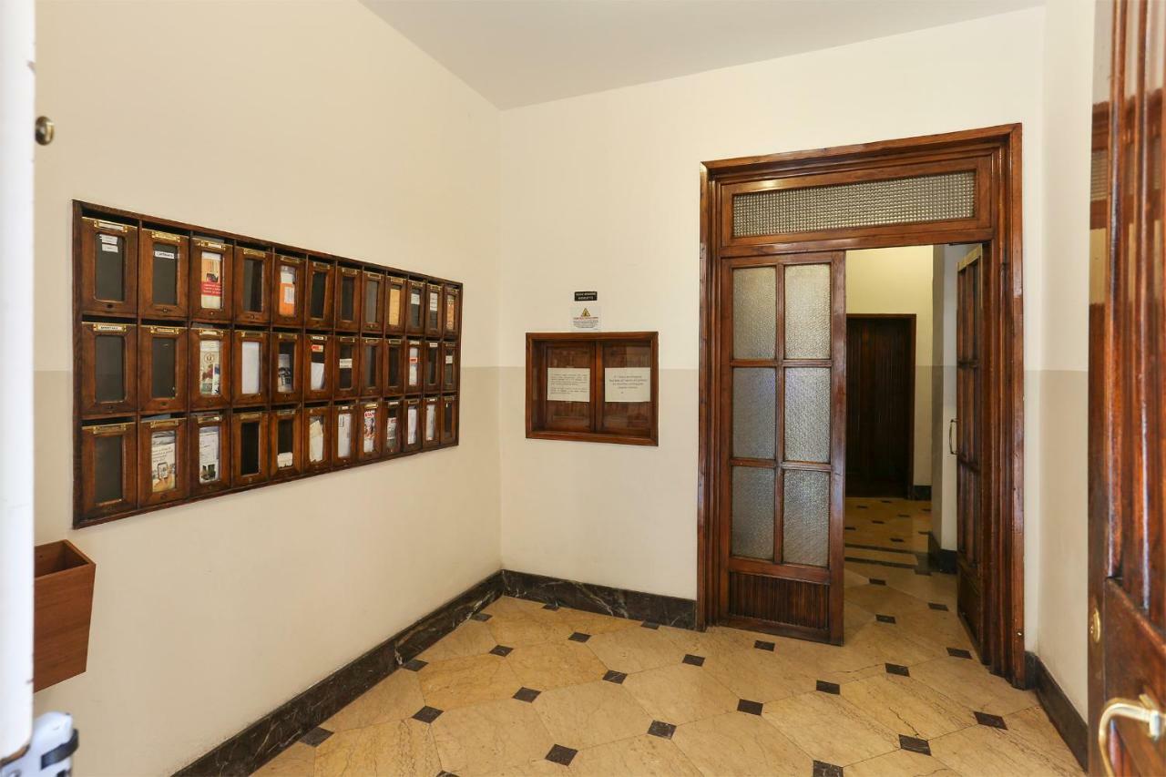 Golden Jack - Sweet Dreams In Apartment Florence