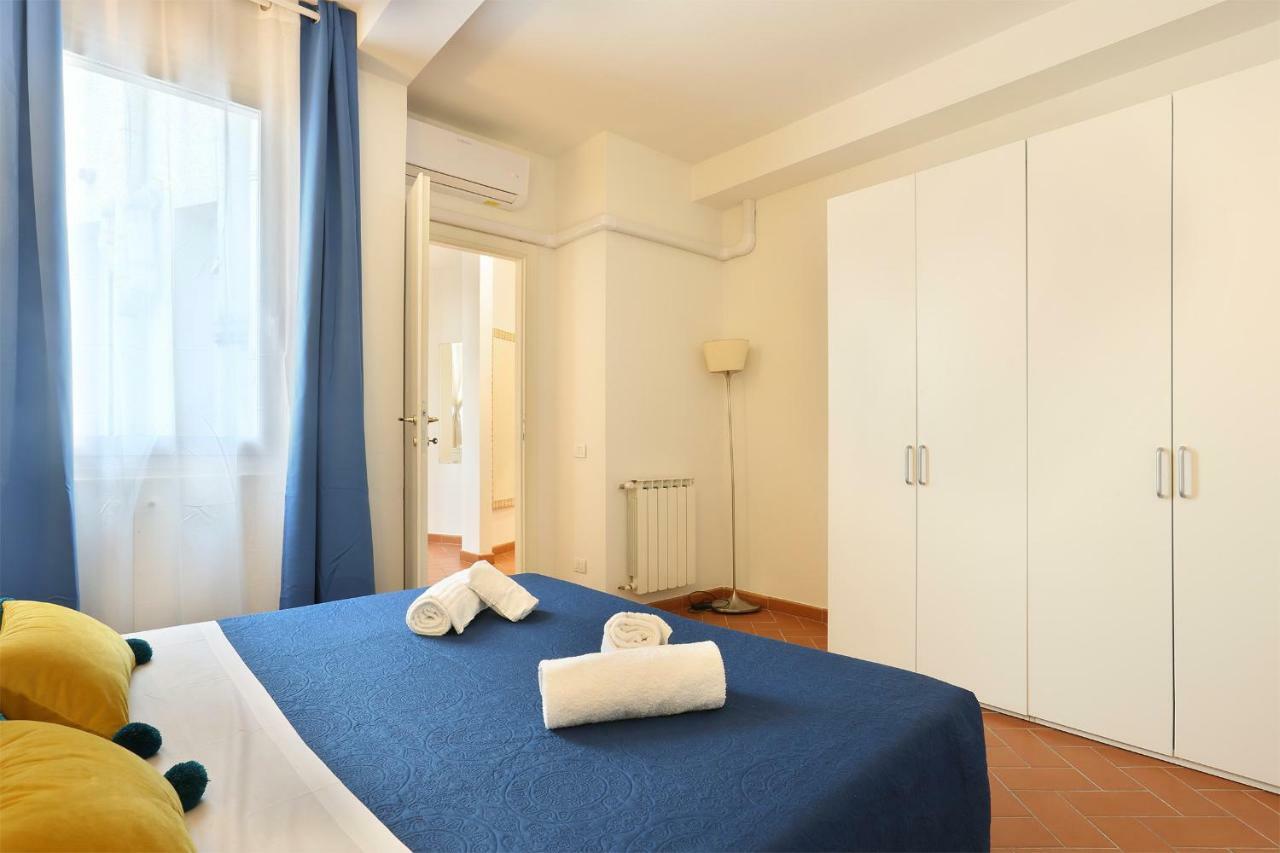 Golden Jack - Sweet Dreams In Apartment Florence