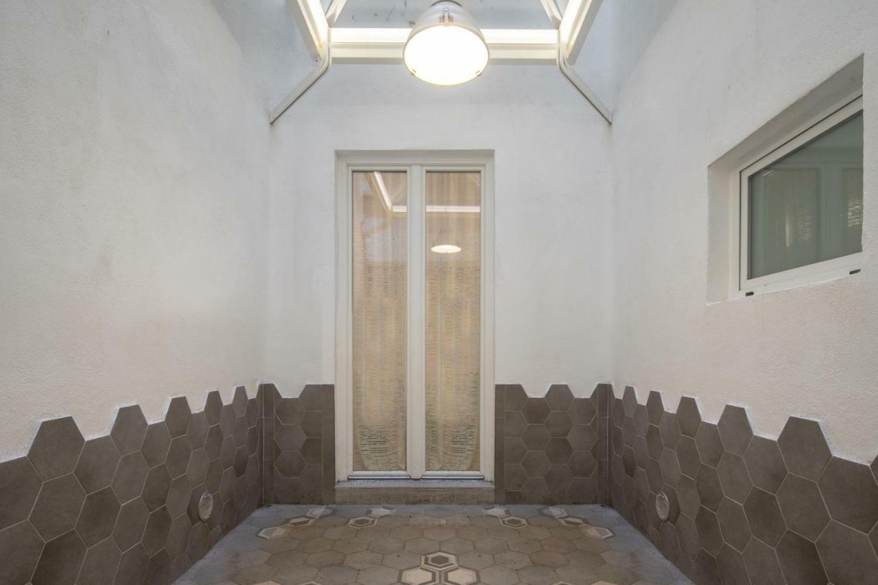 Palace Downtown Apartment *