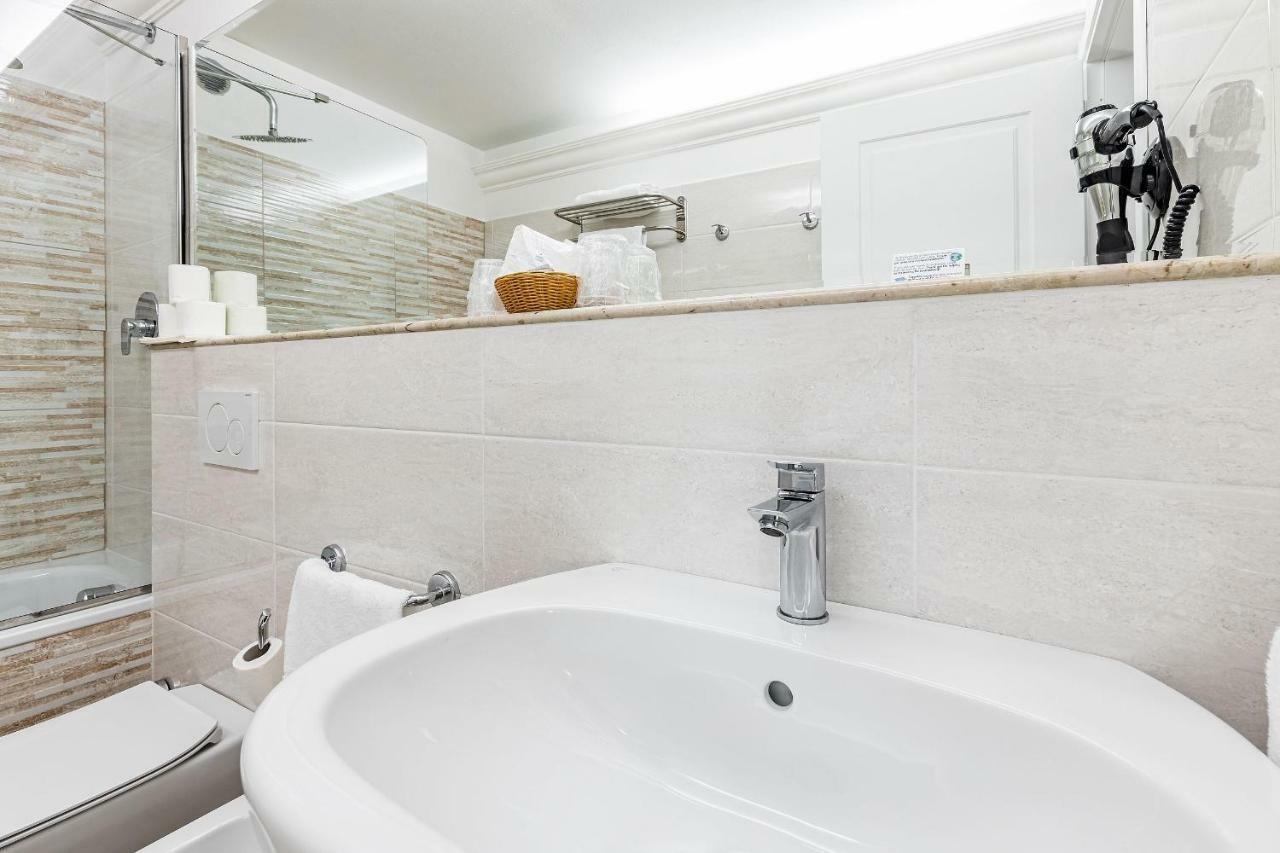 Residenza Alessandra Bed & Breakfast 2*