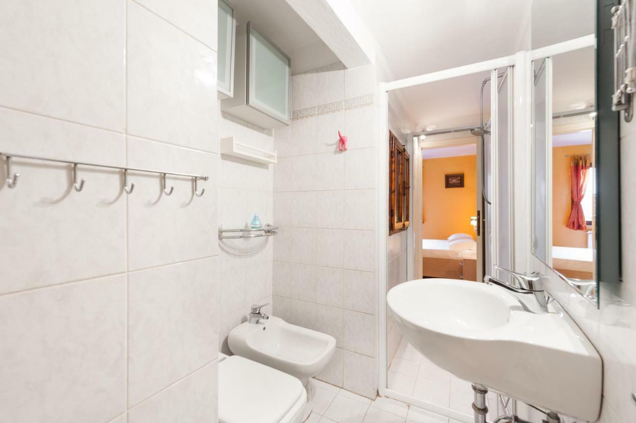 Like A Local In Oltrarno Apartment *