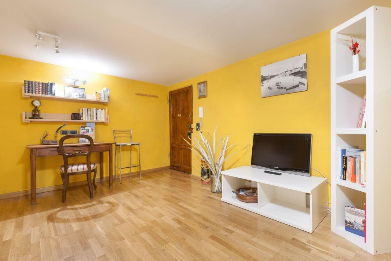Like A Local In Oltrarno Apartment *