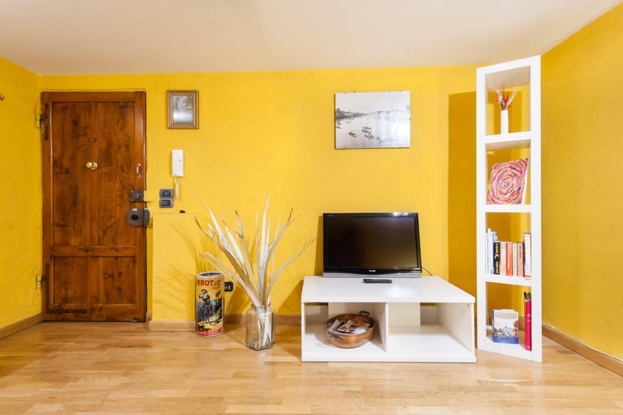 Like A Local In Oltrarno Apartment *