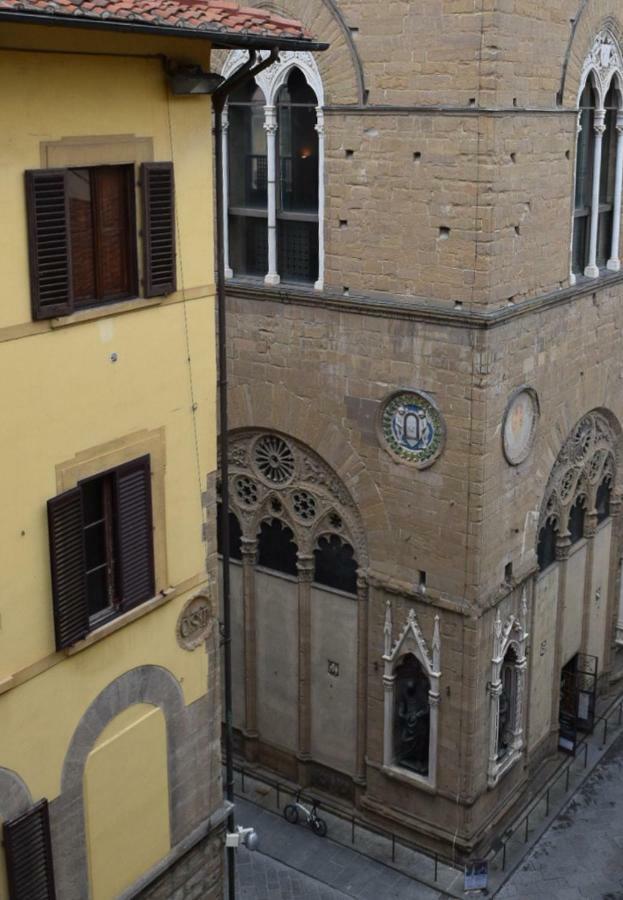 Calzaiuoli Luxury And Characteristic Apartment Florence