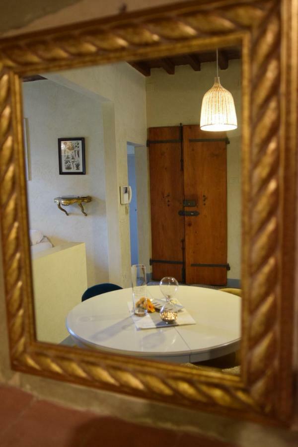 Calzaiuoli Luxury And Characteristic Apartment