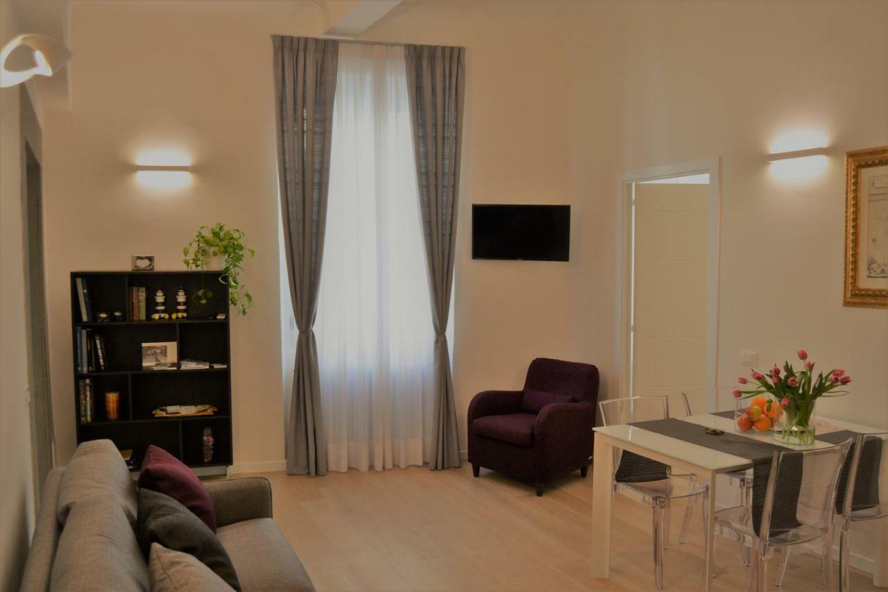 Opera 19 Luxury Apartment *