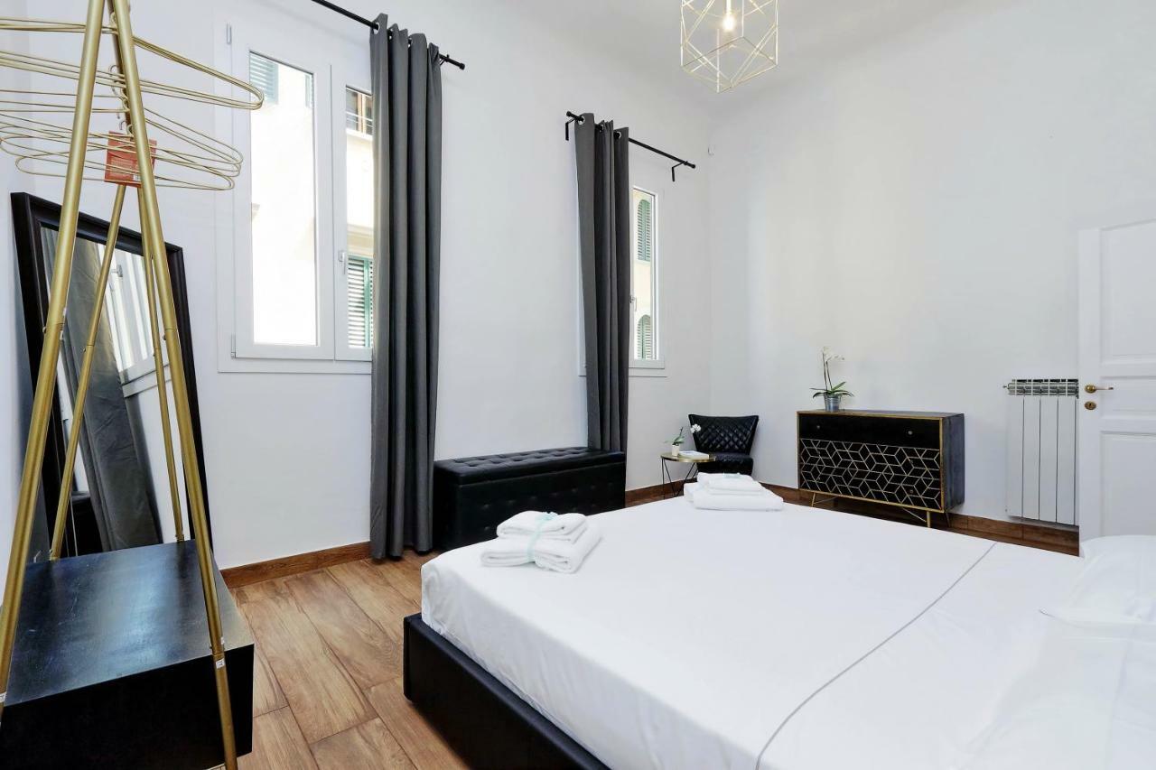 31 Borgo Allegri * Florence