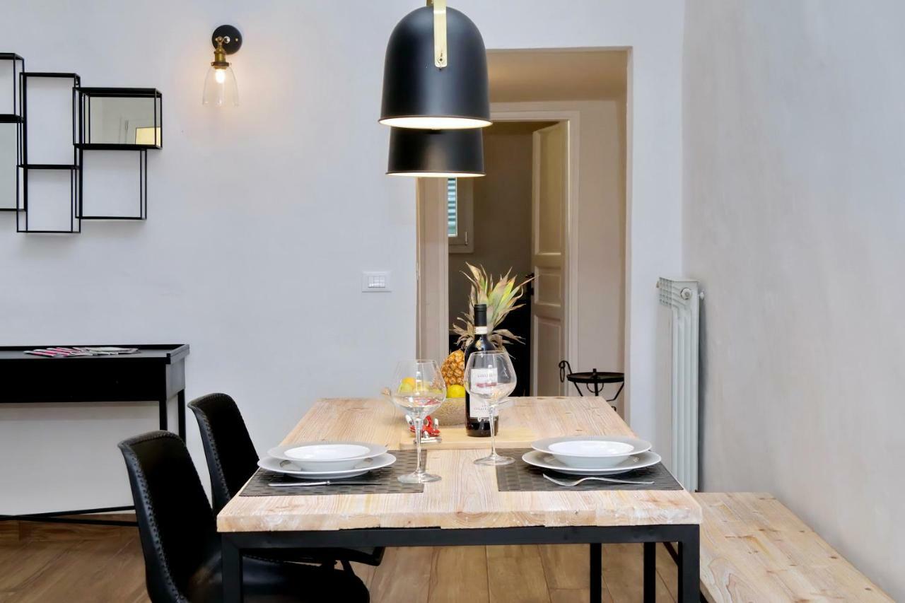 31 Borgo Allegri * Florence