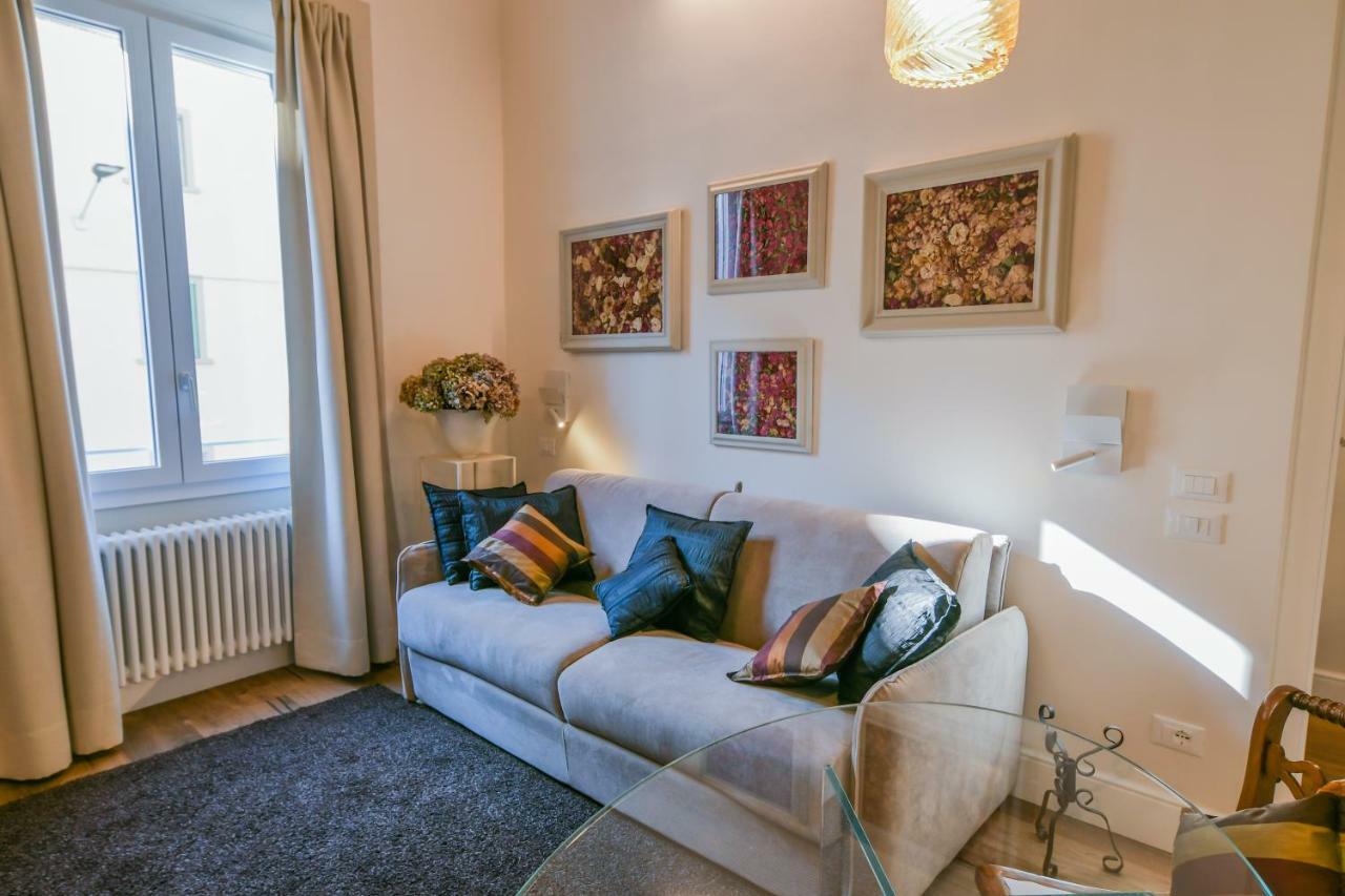 Oltrarno's Sweet Rose - Free Parking! Apartment