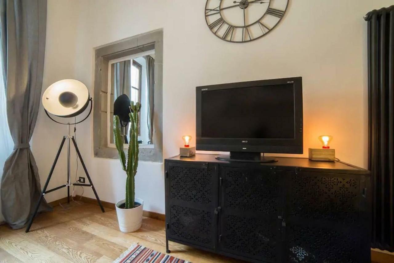 Step To Duomo And The Sights From Refurbished Apartment