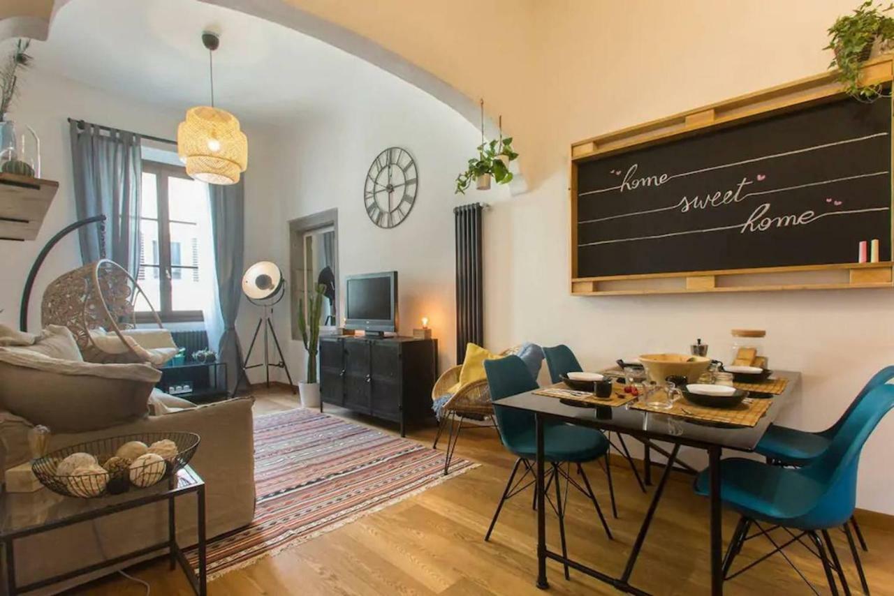 Step To Duomo And The Sights From Refurbished Apartment Florence