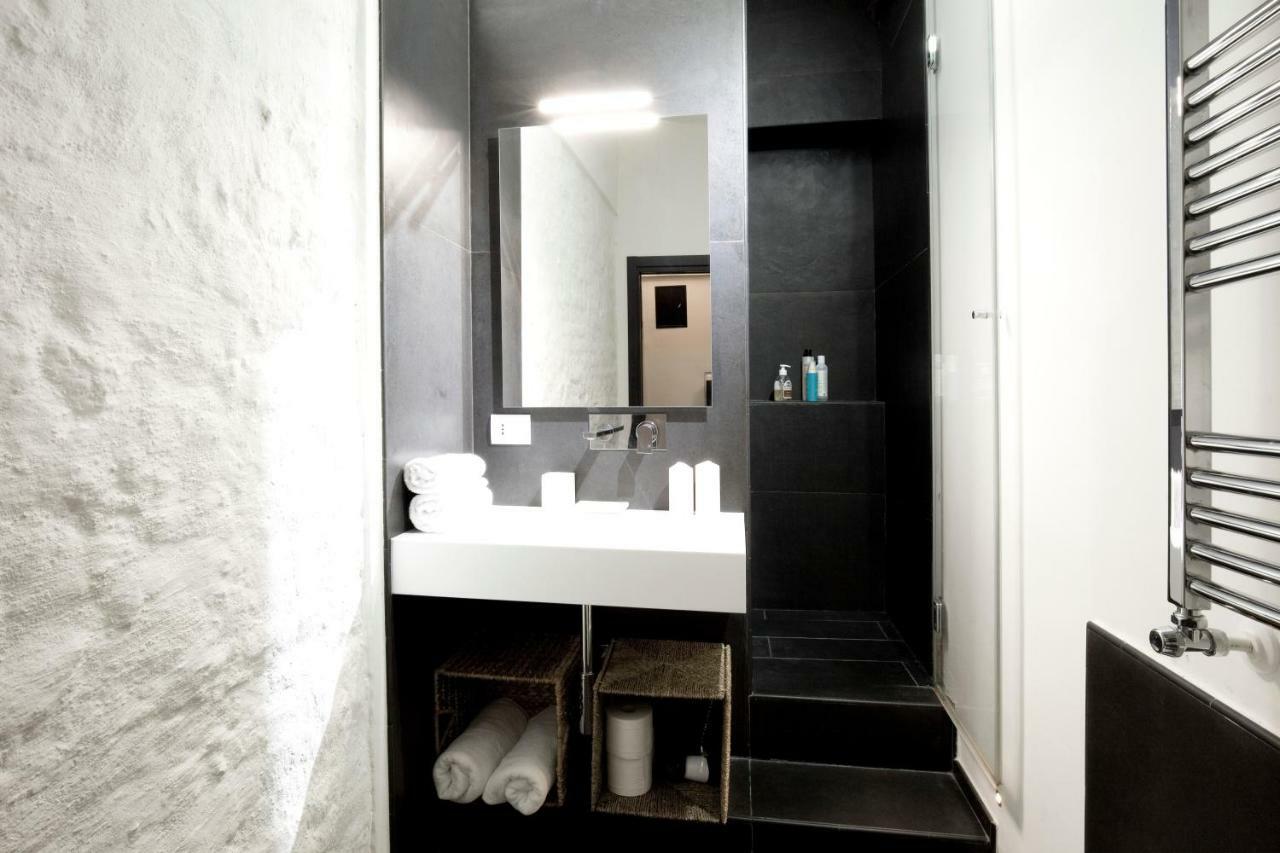 Loft Silent Terrace 8 Minutes Duomo Apartment *